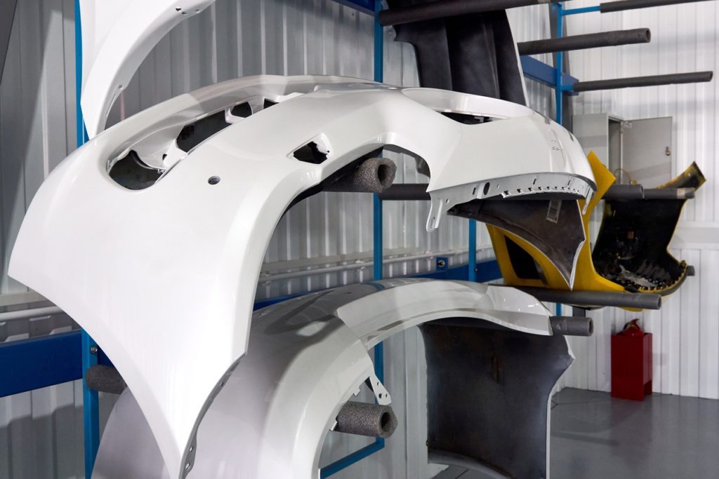 Czy warto naprawiać zderzak, czy lepiej kupić nowy?