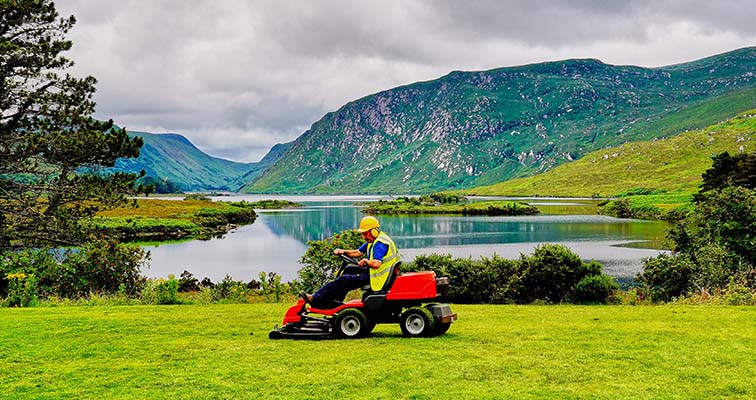 Akumulator do kosiarki - czym się kierować?