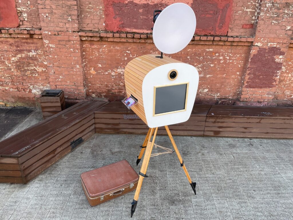 Porównanie: fotobudka kompaktowa vs. 360-stopniowa — co daje więcej?