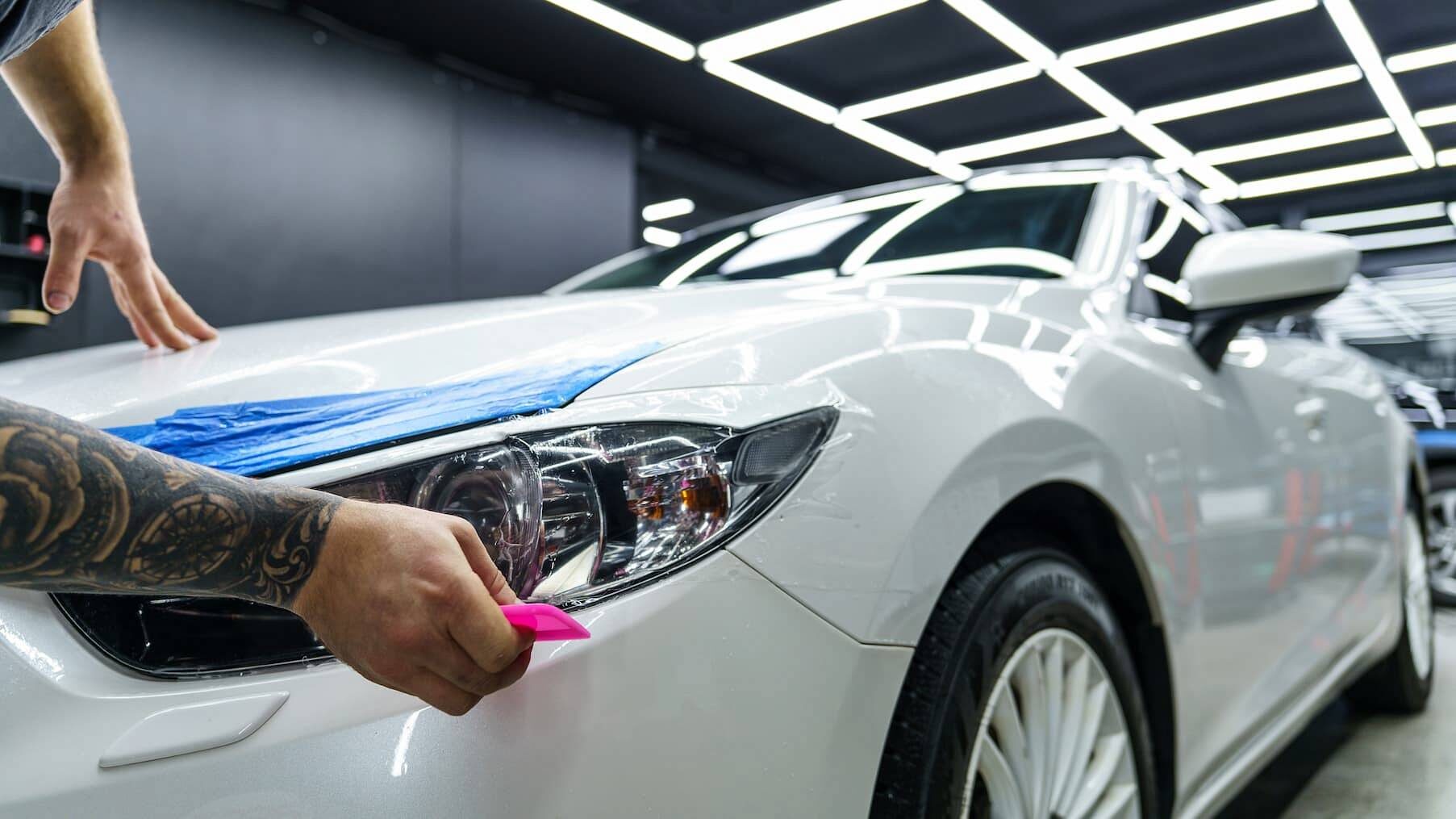 Folia PPF, która nie zżółknie po 3 latach – sprawdziliśmy, które produkty dostępne na rynku dają realne zabezpieczenie przed odbarwieniem