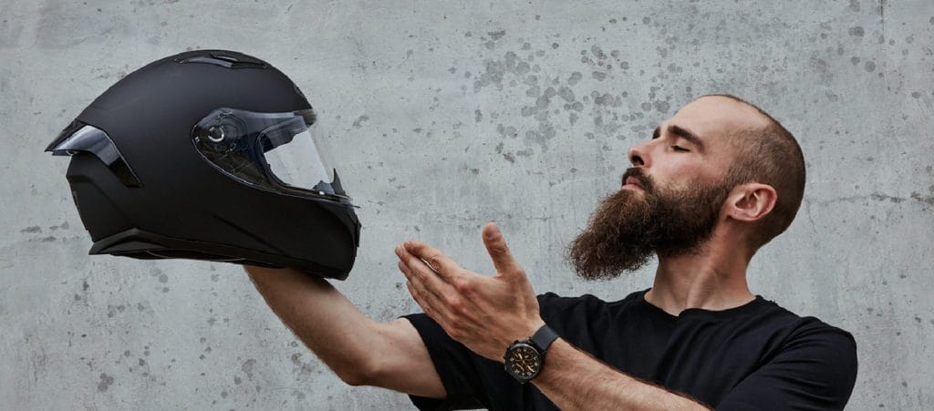 Kaski motocyklowe – czym się kierować przy wyborze? Najważniejsze informacje